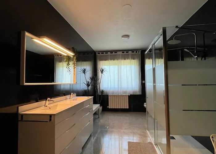 Os Cabaleiros Apartament Mos